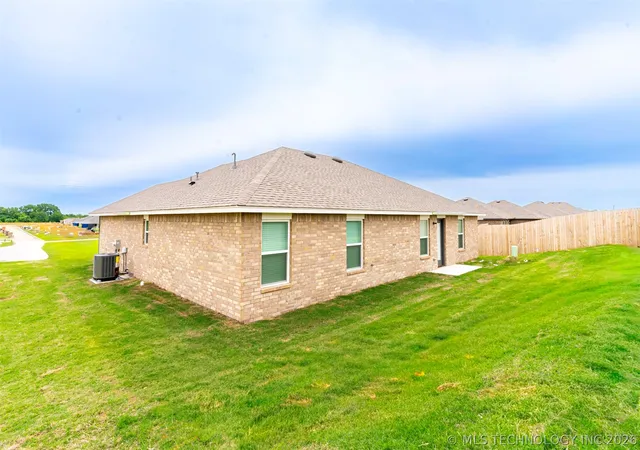 9th image of 100 S 26th St E, Collinsville, OK 74021 | MLS# 2610861