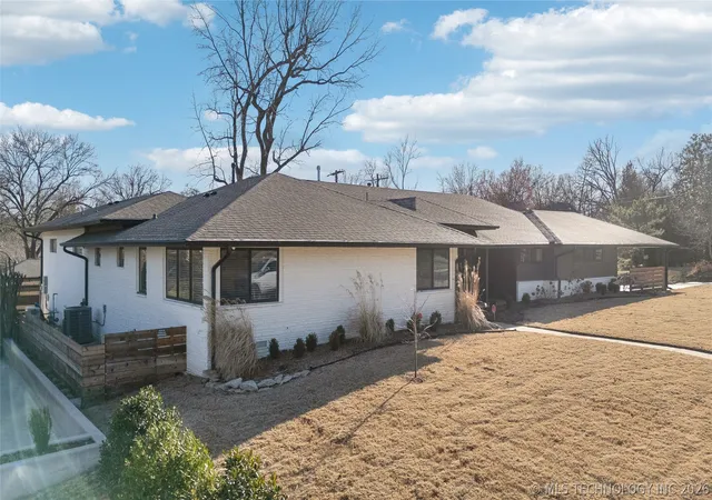 Photo 3 of Sale Pending at 2808 E 37th Place, Tulsa, OK 74105 | MLS# 2610873 | Listing updated on 2026-05-18