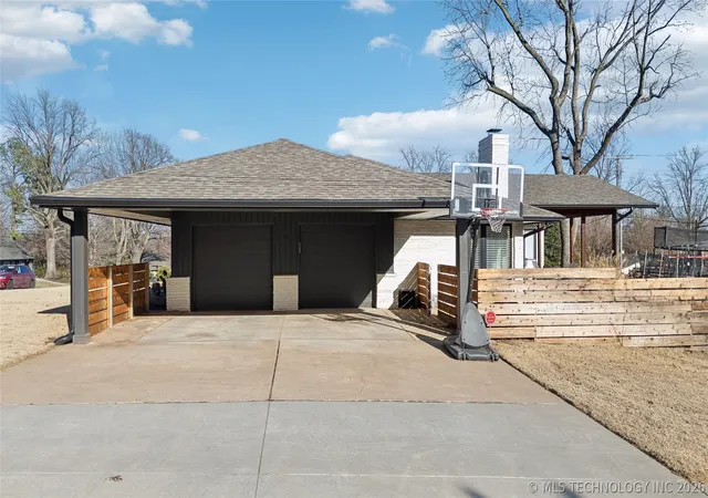 Photo 4 of Sale Pending at 2808 E 37th Place, Tulsa, OK 74105 | MLS# 2610873 | Listing updated on 2026-05-18