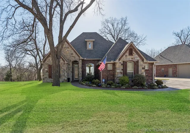 Photo 3 of Single family home for sale at 22013 Countryside Dr, Claremore, OK 74019 | MLS# 2610458 | Listing updated on 2026-09-17