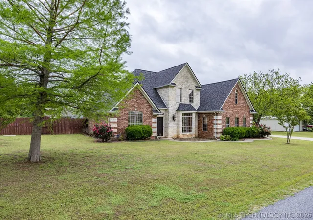 Photo 3 of Single family home for sale at 1425 Folsom, Durant, OK 74701 | MLS# 2610932 | Listing updated on 2026-08-20
