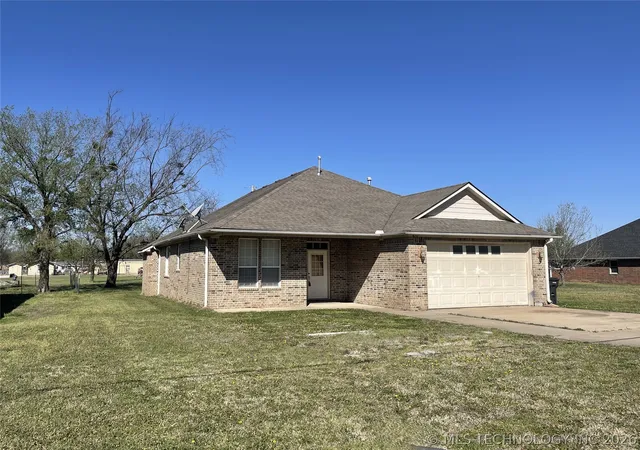 2nd image of 420 N Hughes Ave, Morris, OK 74445 | MLS# 2611001