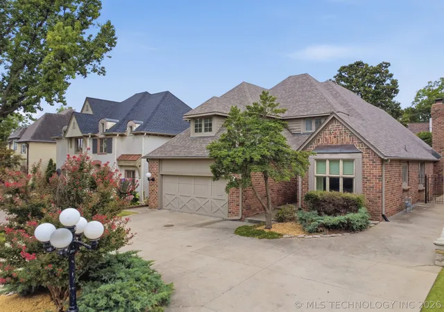 Photo 2 of Single family home for sale at 2640 S Utica Ave, Tulsa, OK 74114 | MLS# 2610968 | Listing updated on 2026-09-25