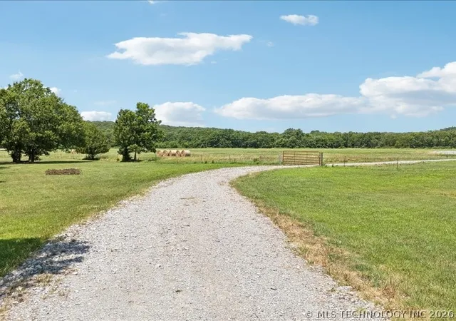 Homes for sale in Mounds, OK | 5763 Lakeview Dr, Mounds, OK 74047 | MLS# 2611074
