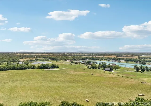 Homes for sale in Mounds, OK | 5763 Lakeview Dr, Mounds, OK 74047 | MLS# 2611074