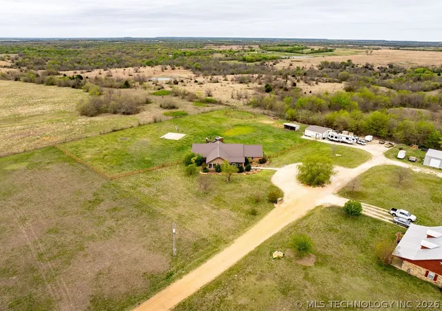 Homes for sale in Madill, OK | 15337 Lewis Ln, Madill, OK 73446 | MLS# 2611337