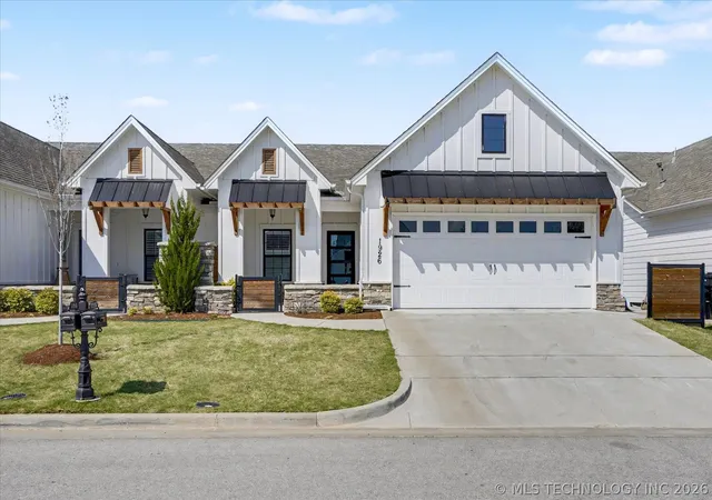 Photo 2 of Single family home for sale at 1926 W Imperial St, Broken Arrow, OK 74011 | MLS# 2611345 | Listing updated on 2026-08-27