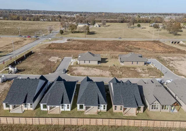 Photo 38 of Single family home for sale at 9712 E 132nd Street, Bixby, OK 74008 | MLS# 2610479 | Listing updated on 2026-08-20