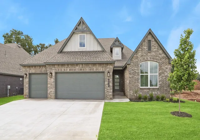 2nd image of 658 W 83rd St S, Tulsa, OK 74132 | MLS# 2611385