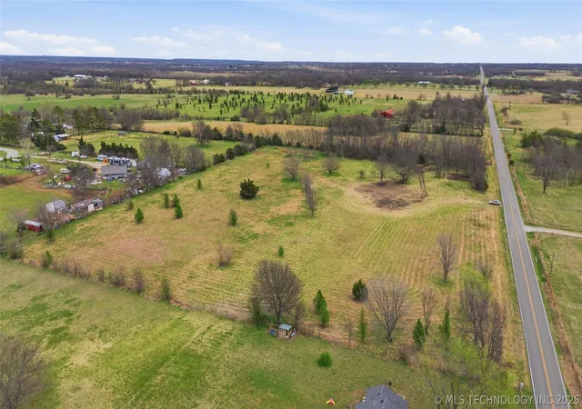3rd image of 2 E 400 Rd, Claremore, OK 74017 | MLS# 2611257