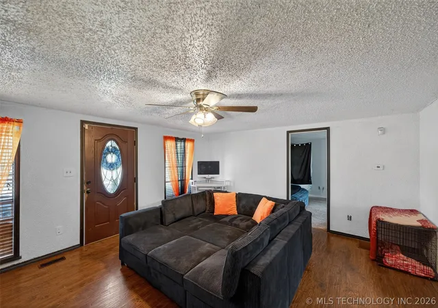 Homes for sale in Okmulgee, OK | 1402 E Hayes St, Okmulgee, OK 74447 | MLS# 2611375