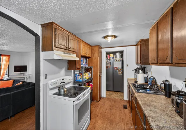 Homes for sale in Okmulgee, OK | 1402 E Hayes St, Okmulgee, OK 74447 | MLS# 2611375