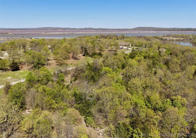 17th image of 19 Falcon Ln, Eufaula, OK 74432 | MLS# 2611006