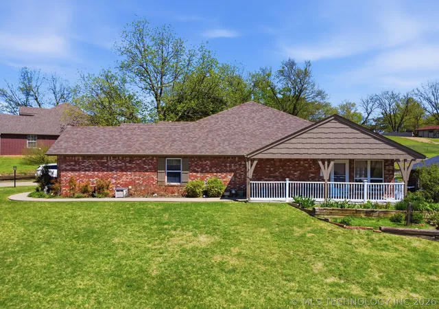 Photo 2 of Single family home for sale at 2015 W 4th Place S, Claremore, OK 74017 | MLS# 2611436 | Listing updated on 2026-07-28