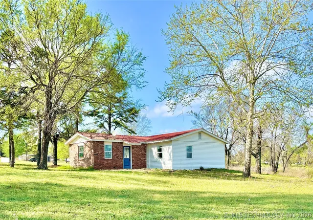 Homes for sale in Stigler, OK | 30371 W County Road 1239 D, Stigler, OK 74462 | MLS# 2611327