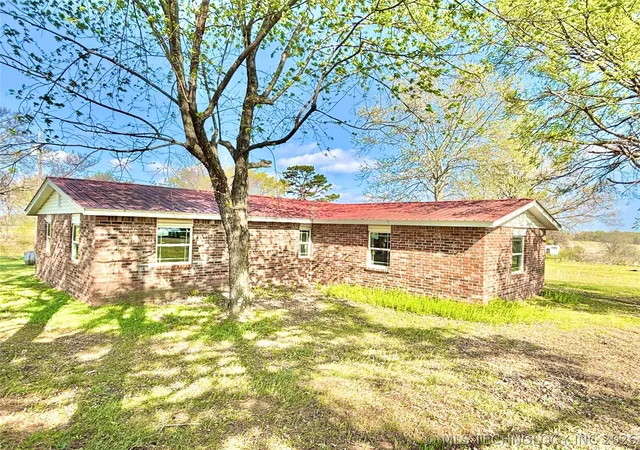Homes for sale in Stigler, OK | 30371 W County Road 1239 D, Stigler, OK 74462 | MLS# 2611327