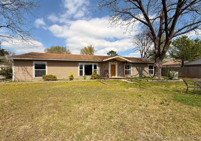 Homes for sale in Wilburton, OK | 605 W Blair Ave, Wilburton, OK 74578 | MLS# 2608842