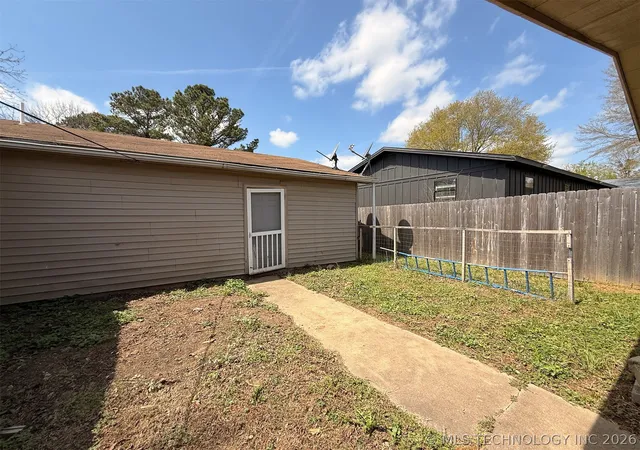 Homes for sale in Wilburton, OK | 605 W Blair Ave, Wilburton, OK 74578 | MLS# 2608842