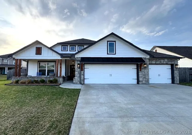 1st image of 2912 S 6th Pl, Broken Arrow, OK 74012 | MLS# 2611493