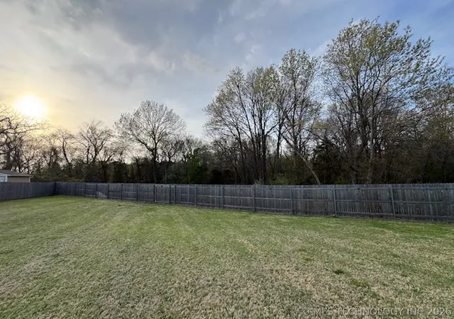4th image of 2912 S 6Th Pl, Broken Arrow, OK 74012 | MLS# 2611493