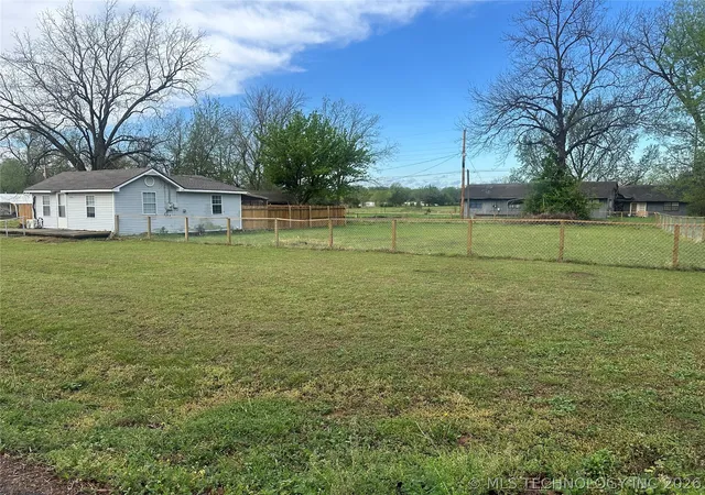 Homes for sale in Okmulgee, OK | 1106 N Sherman Ave, Okmulgee, OK 74447 | MLS# 2611453