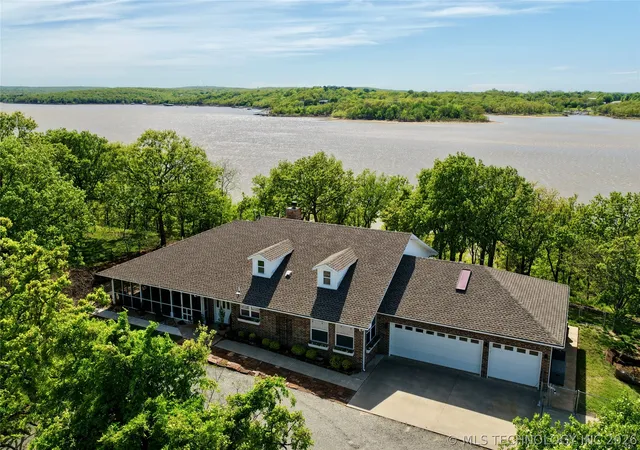 Homes for sale in Eufaula, OK | 324 Falcon Ln, Eufaula, OK 74432 | MLS# 2611408