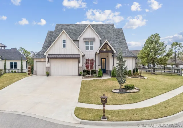 1st image of 7201 N Hawthorne Ln, Owasso, OK 74055 | MLS# 2611718