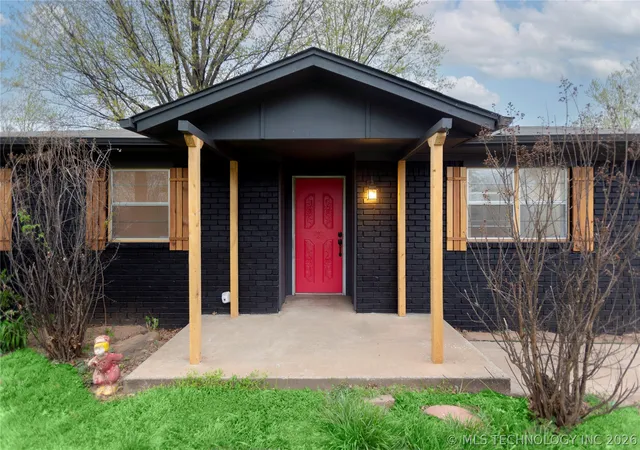 Photo 2 of Single family home for sale at 17256 S 91st Eastavenue, Bixby, OK 74008 | MLS# 2611766 | Listing updated on 2026-07-30