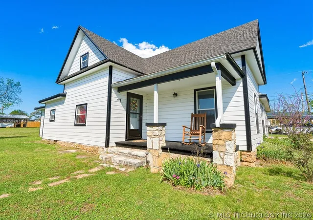 Homes for sale in Sulphur, OK | 128 W Tahlequah, Sulphur, OK 73086 | MLS# 2611802