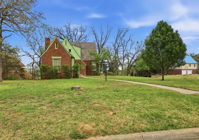 Photo 2 of Single family home for sale at 422 S Highland, Ada, OK 74820 | MLS# 2611692 | Listing updated on 2026-08-20
