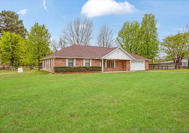 Homes for sale in Antlers, OK | 306 Se 4th St, Antlers, OK 74523 | MLS# 2610492