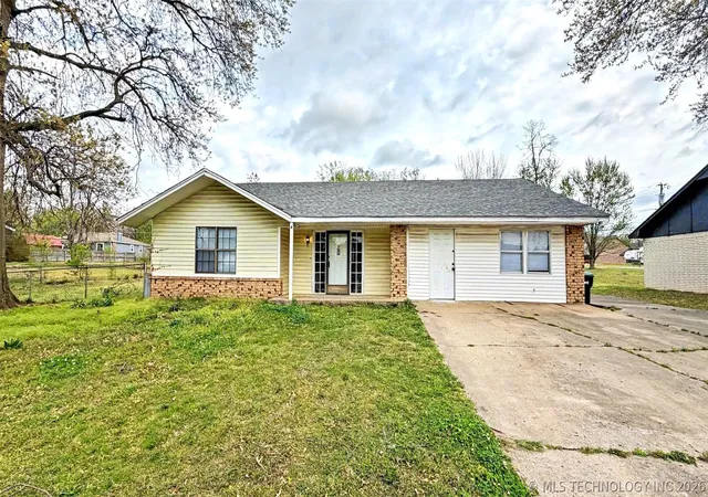 Photo 1 of Single family home for sale at 403 Kim St, Tahlequah, OK 74464 | MLS# 2611852 | Listing updated on 2026-08-21