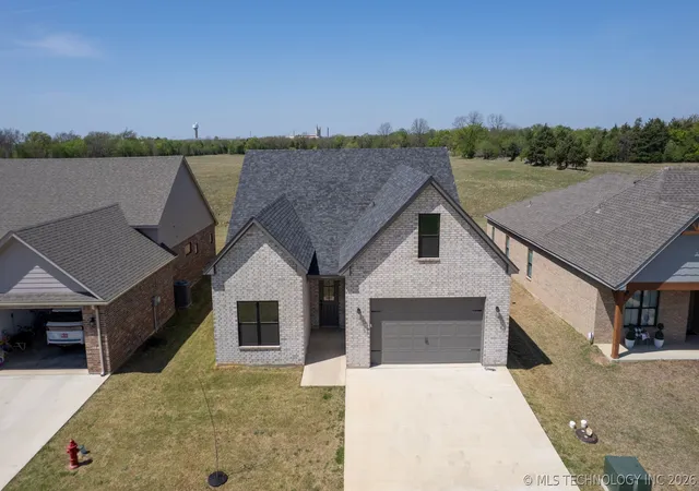 1st image of 849 Springfield Ct, Durant, OK 74701 | MLS# 2611862