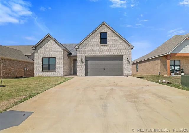 2nd image of 849 Springfield Ct, Durant, OK 74701 | MLS# 2611862