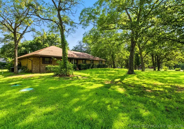 Photo 3 of Single family home for sale at 5616 Stonecreek, Durant, OK 74701 | MLS# 2611886 | Listing updated on 2026-05-18
