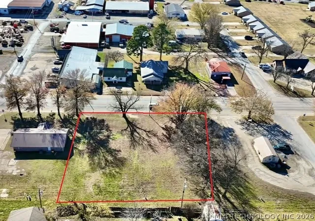 Homes for sale in Stigler, OK | 405 W Main St, Stigler, OK 74462 | MLS# 2611952