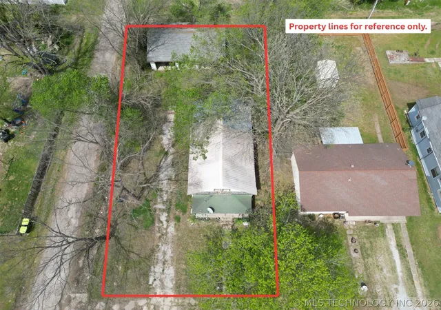 Homes for sale in Holdenville, OK | 523 S Broadway, Holdenville, OK 74848 | MLS# 2611980