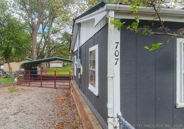 Homes for sale in Tahlequah, OK | 707 S Cherokee Ave, Tahlequah, OK 74464 | MLS# 2612018