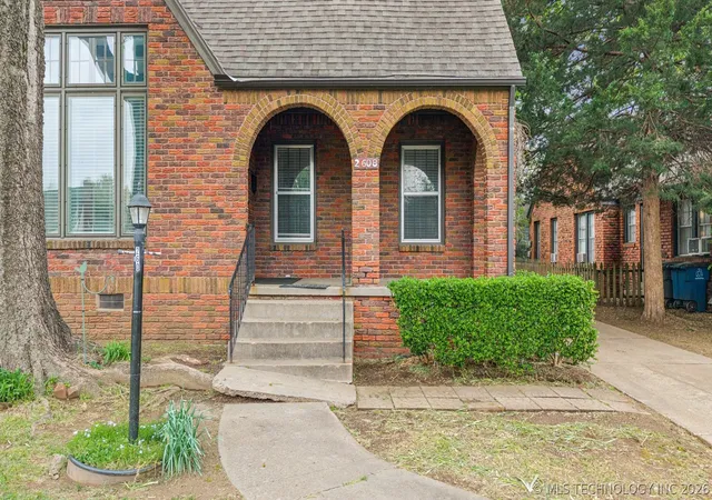 3rd image of 2608 E 13Th Pl, Tulsa, OK 74104 | MLS# 2612047