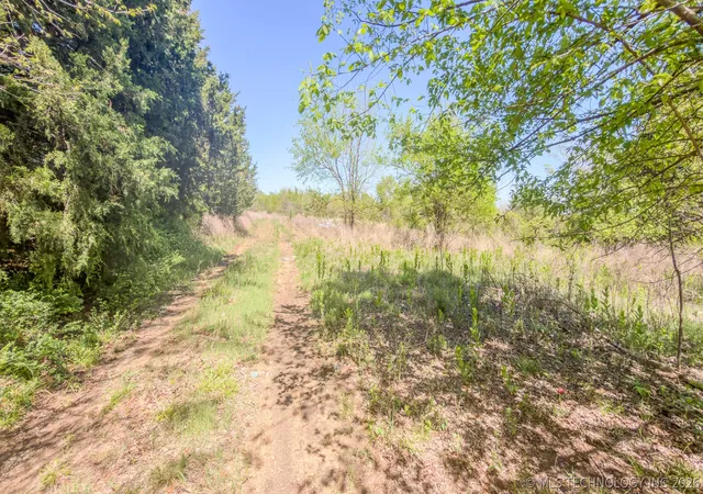 Photo 3 of Sale Pending at 20002 County Rd 1505, Ada, OK 74820 | MLS# 2612068 | Listing updated on 2026-06-30