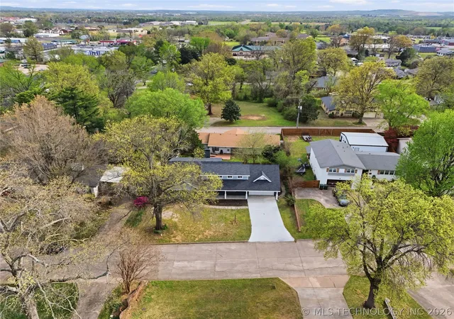 Photo 4 of Single family home for sale at 4105 S Robb Ave, Muskogee, OK 74401 | MLS# 2611750 | Listing updated on 2026-08-20
