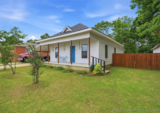 2nd image of 1118 W Evergreen St, Durant, OK 74701 | MLS# 2612211