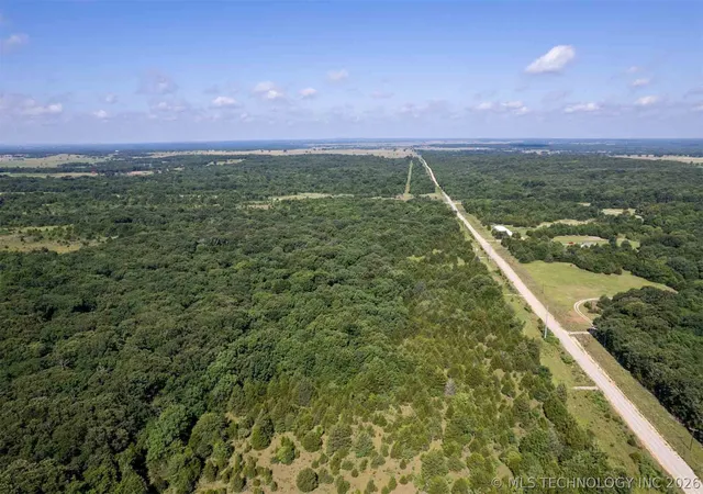 Homes for sale in Okemah, OK | 4 E 1180 Rd, Okemah, OK 74859 | MLS# 2612238