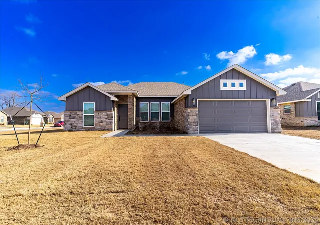 Homes for sale in Collinsville, OK | 103 S 26Th St, Collinsville, OK 74021 | MLS# 2612291