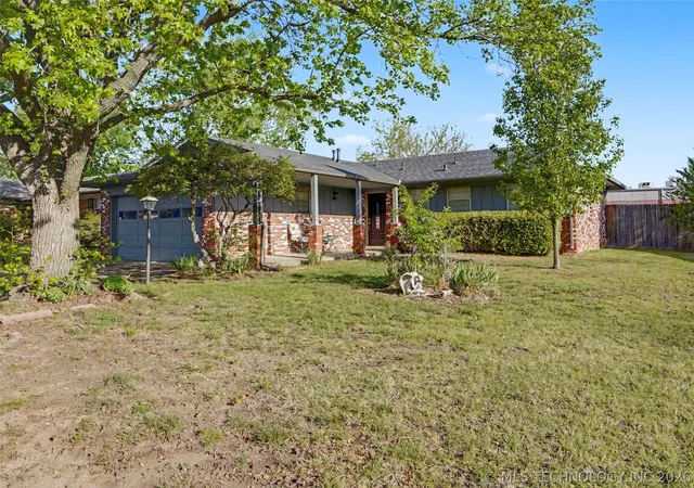 Homes for sale in Broken Arrow, OK | 520 W Fulton St, Broken Arrow, OK 74012 | MLS# 2612200