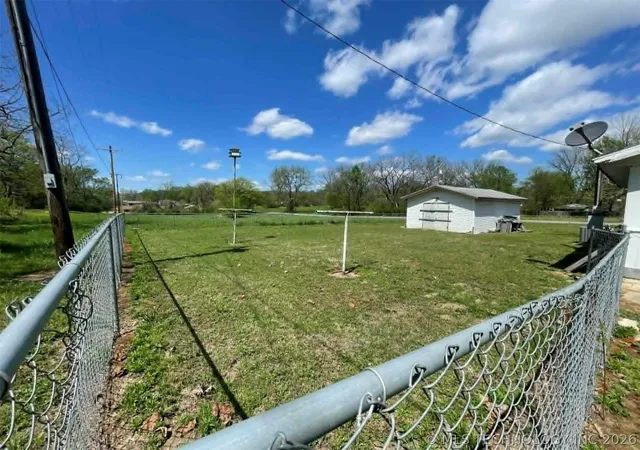 Photo 3 of Manufactured home for sale at 403 Rodgers, Vian, OK 74962 | MLS# 2612321 | Listing updated on 2026-08-20