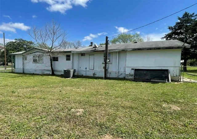 Photo 5 of Manufactured home for sale at 403 Rodgers, Vian, OK 74962 | MLS# 2612321 | Listing updated on 2026-08-20
