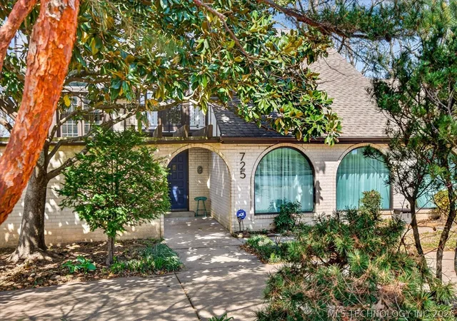 2nd image of 725 Kenwood Dr, Bartlesville, OK 74006 | MLS# 2610496