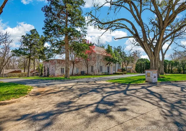 Photo 1 of Single family home for sale at 2317 London Ln, Bartlesville, OK 74006 | MLS# 2611731 | Listing updated on 2026-08-21