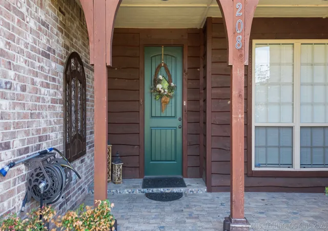 Photo 4 of Single family home for sale at 208 New Hvn St, Catoosa, OK 74015 | MLS# 2612355 | Listing updated on 2026-08-27